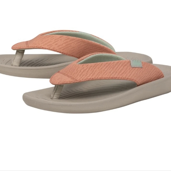 HEY DUDE WOMEN'S MEG PEACH FLIP FLOPS - Picture 1 of 4